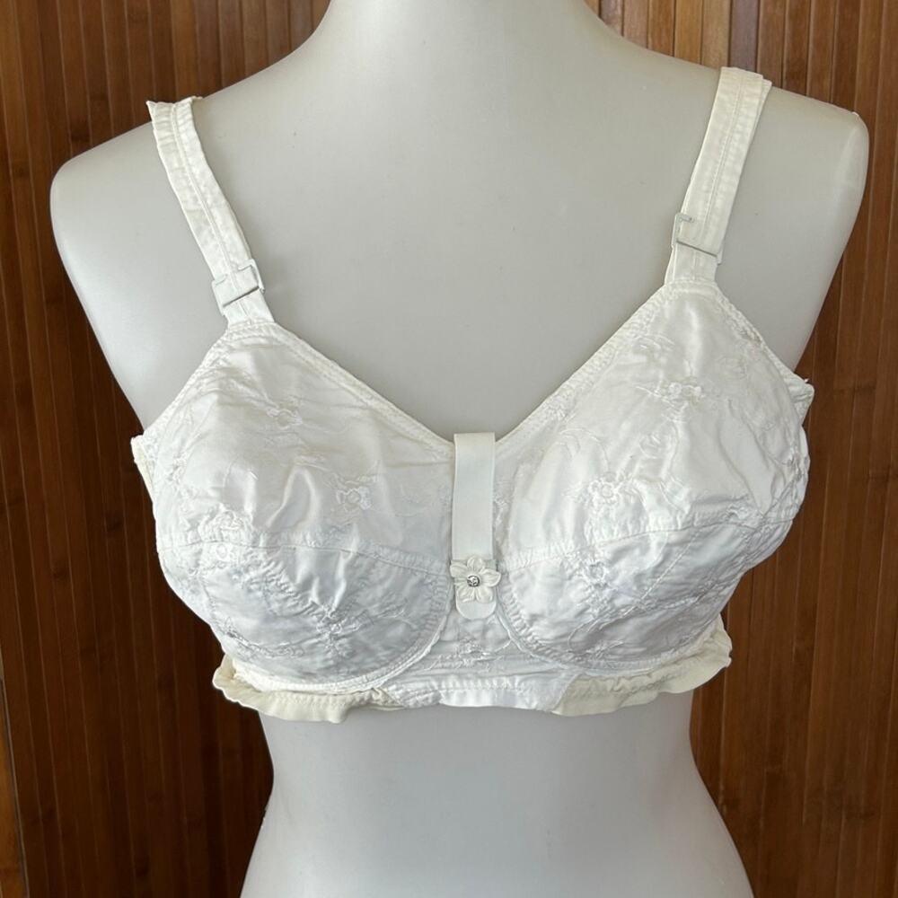 Vintage 50s Exquisite Form Just A Just Embroidered Floral Bullet Bra 34D